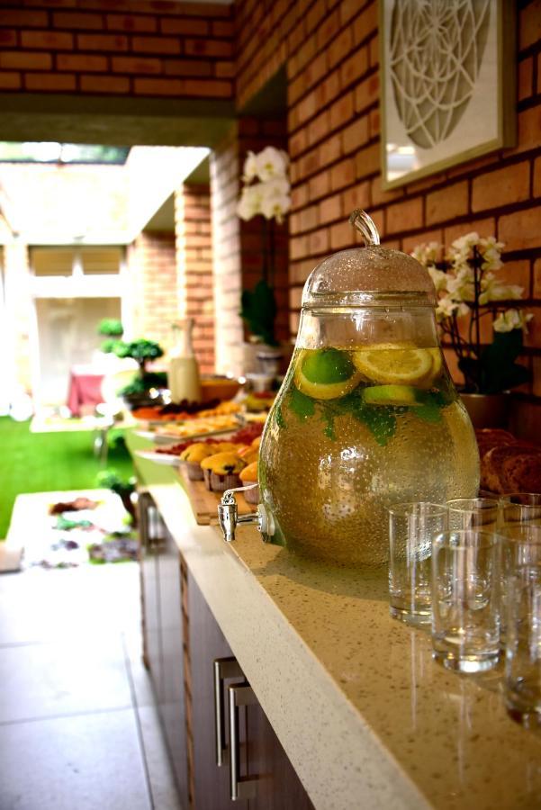 Five O'Clock Zen Boutique Guest House Центуріон Екстер'єр фото
